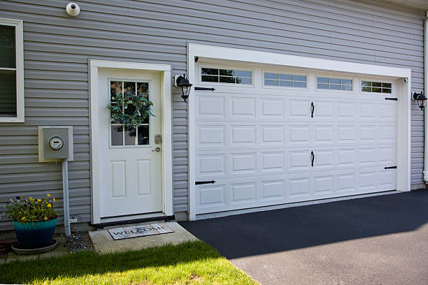 24/7 Emergency Garage Door Panel Replacement experts in Concordia, NJ